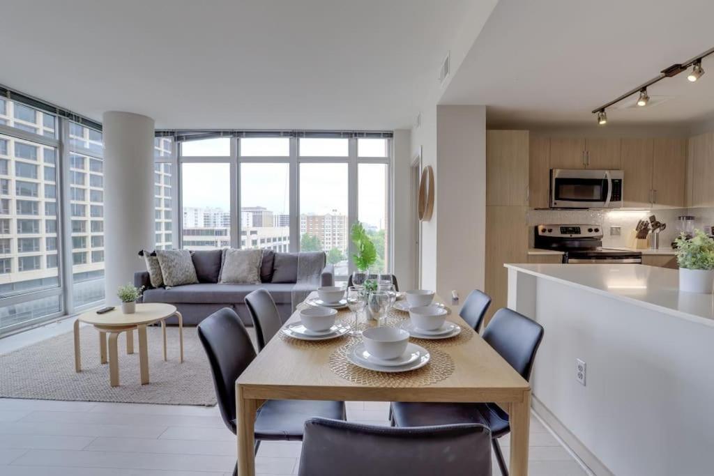 Wonderful 2Br Apartment At Crystal City อาร์ลิงตัน ภายนอก รูปภาพ