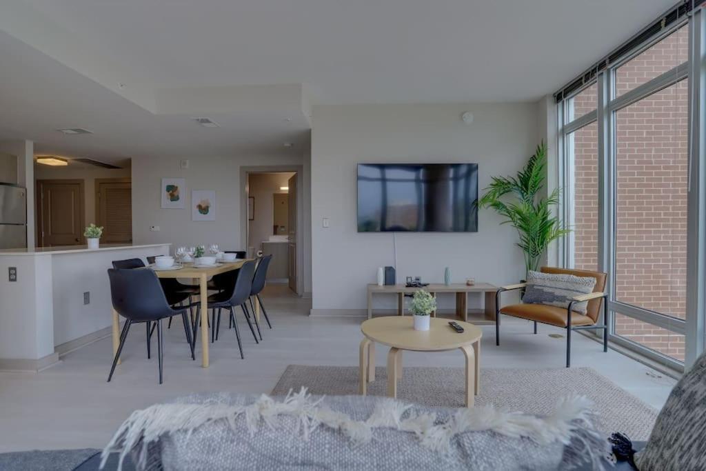 Wonderful 2Br Apartment At Crystal City อาร์ลิงตัน ภายนอก รูปภาพ