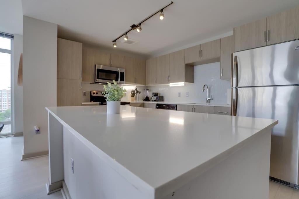 Wonderful 2Br Apartment At Crystal City อาร์ลิงตัน ภายนอก รูปภาพ