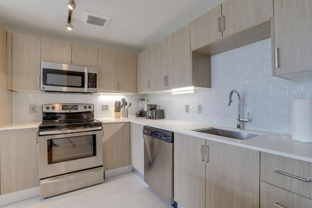 Wonderful 2Br Apartment At Crystal City อาร์ลิงตัน ภายนอก รูปภาพ