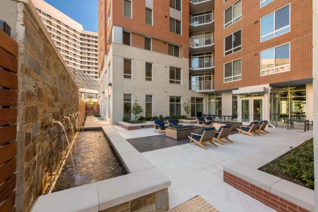 Wonderful 2Br Apartment At Crystal City อาร์ลิงตัน ภายนอก รูปภาพ