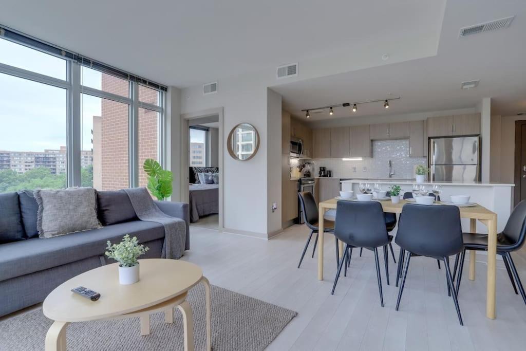 Wonderful 2Br Apartment At Crystal City อาร์ลิงตัน ภายนอก รูปภาพ